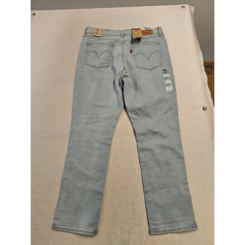 Levis Classic Straight Leg Jeans Womens 14S Light Wash Denim Blue 392500111 NWT